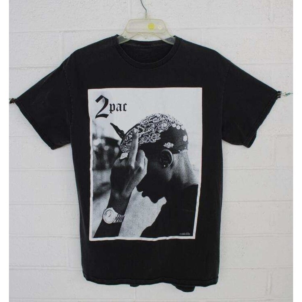 2pac Tupac Shakur Middle Finger Graphic T-shirt Unisex Medium Rap Music